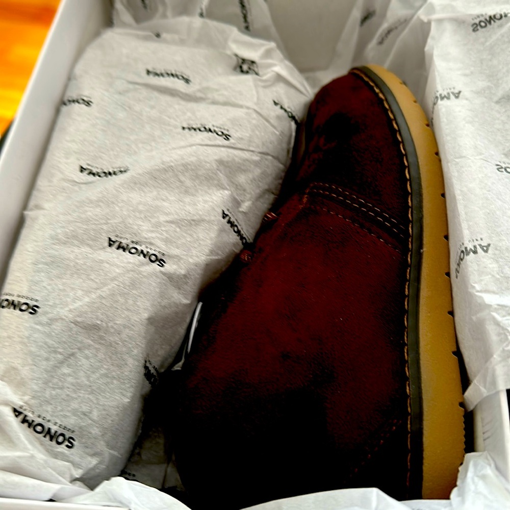 Boys size 2 Suede boot- NIB